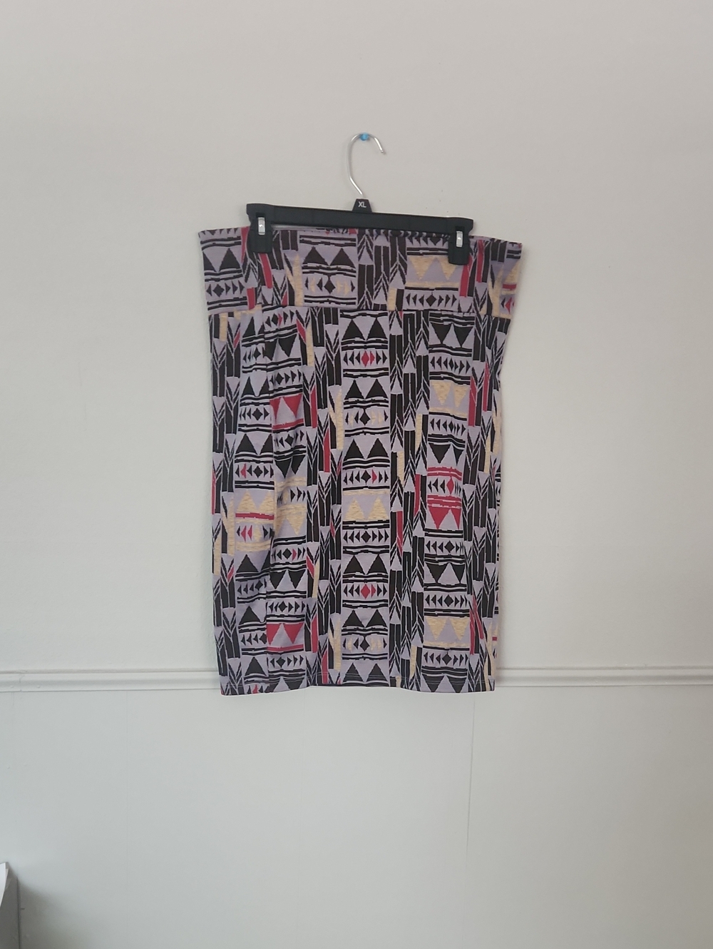 LuLaRoe Geometric Pencil Skirt in Black, Red & Cream